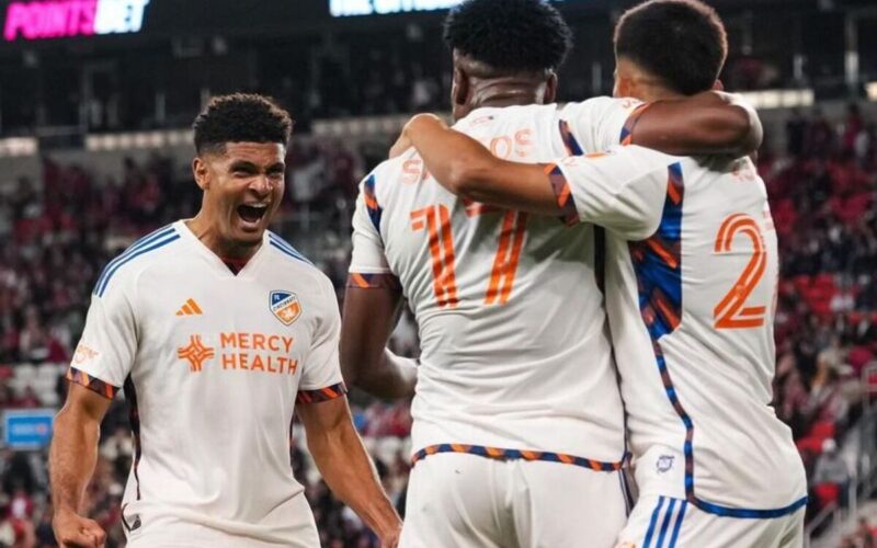 Jugadores del FC Cincinnati celebrando un gol.