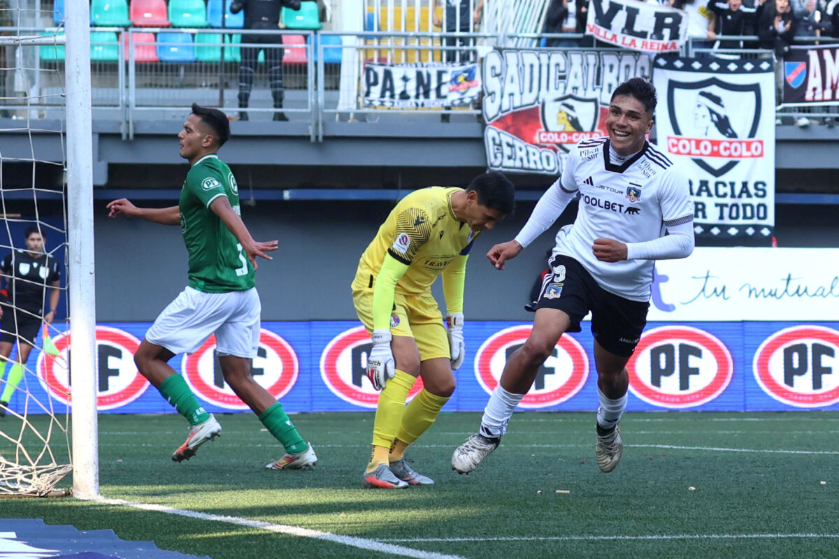 Damián Pizarro Celebrando su gol frente a Audax Italiano.