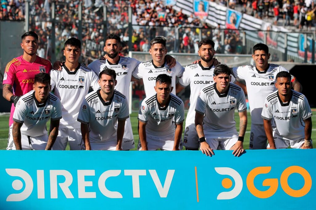 Formación de Colo-Colo vs Huachipato en el Estadio Monumental.