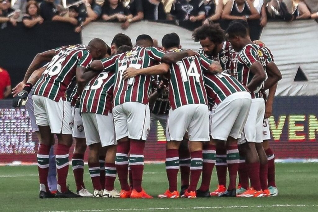 Plantel de Fluminense reunido antes de un partido.