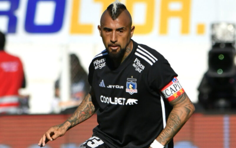 Arturo Vidal en el compromiso de Colo-Colo frente a Cobresal.