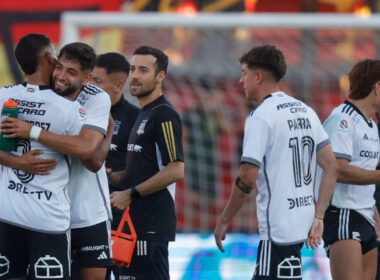 Jugadores de Colo-Colo tras el triunfo frente a Unión Española.