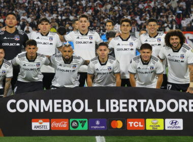 El plantel titular de Colo-Colo antes de disputar un duelo de Copa Libertadores 2024.