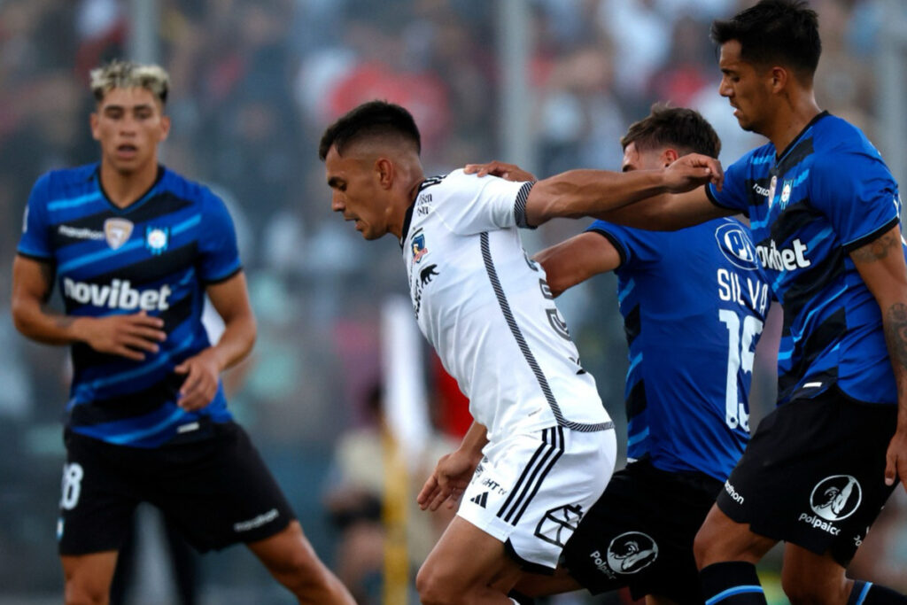 Partido entre Colo-Colo y Huachipato por el Campeonato Nacional 2024.