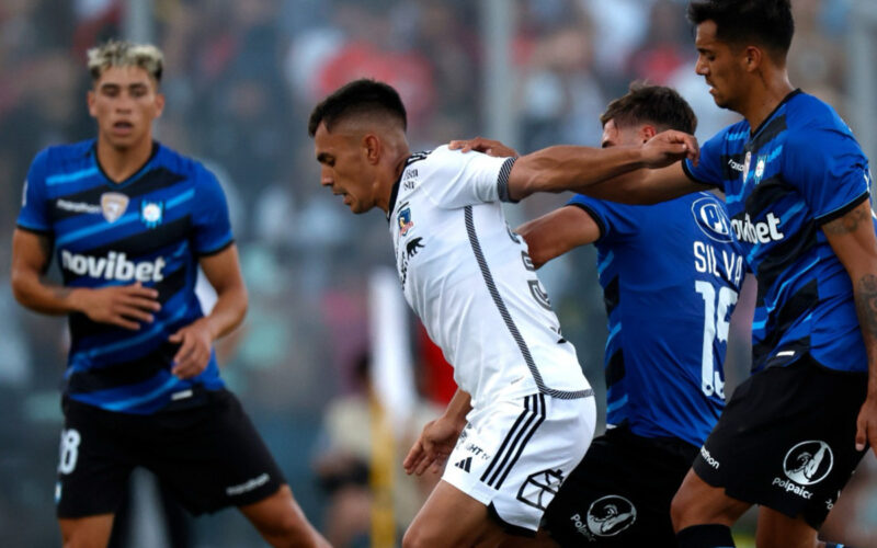 Partido entre Colo-Colo y Huachipato por el Campeonato Nacional 2024.