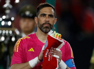 Claudio Bravo en el partido amistoso entre la Selección Chilena y Paraguay en 2023.