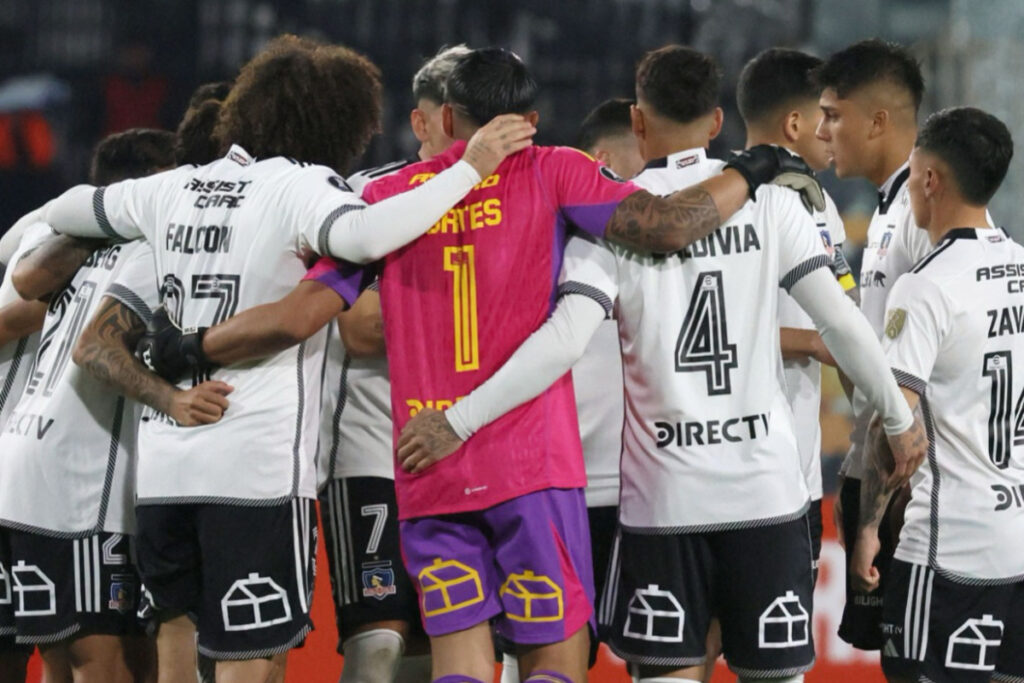 Jugadores de Colo-Colo en el partido frente a Fluminense por Copa Libertadores.