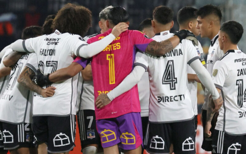 Jugadores de Colo-Colo en el partido frente a Fluminense por Copa Libertadores.