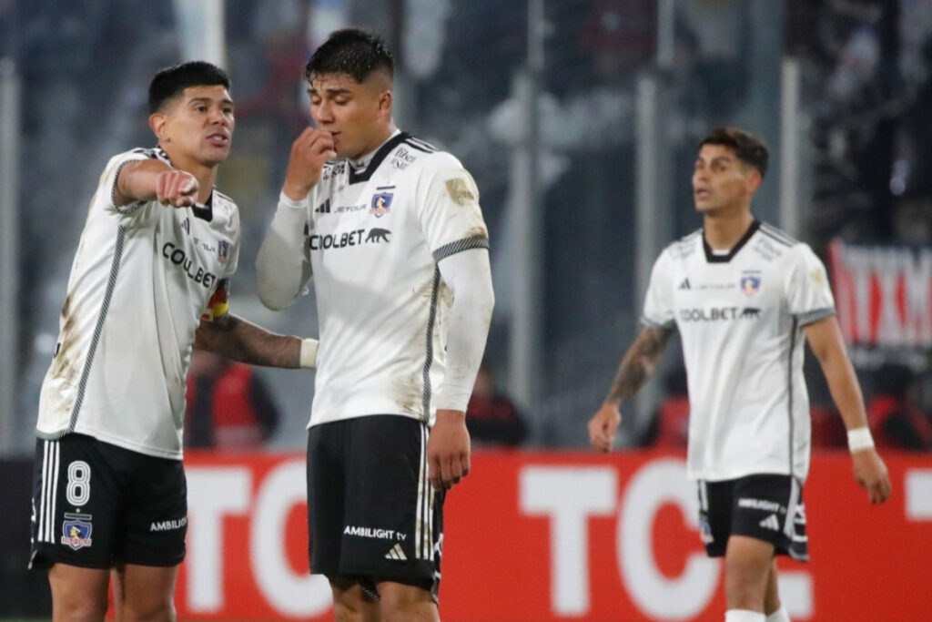 Jugadores de Colo-Colo en el duelo frente a Fluminense