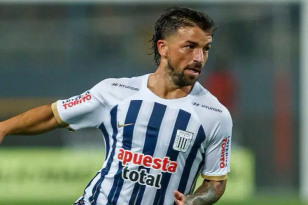 Primer plano al jugador de Alianza Lima, Gabriel Costa
