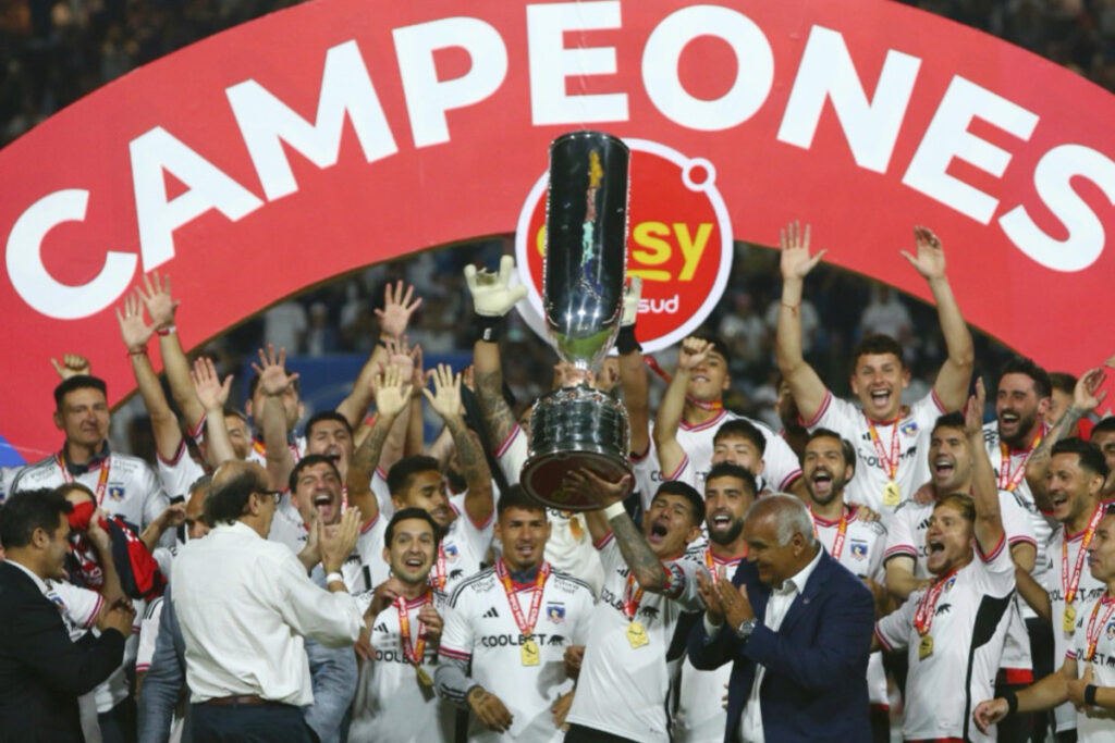 Colo-Colo coronandose campeón de la Copa Chile