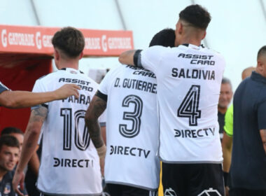 Jugadores de Colo-Colo en el duelo frente a Unión Española.
