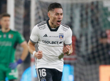 Óscar Opazo celebrando su gol frente a Palestino