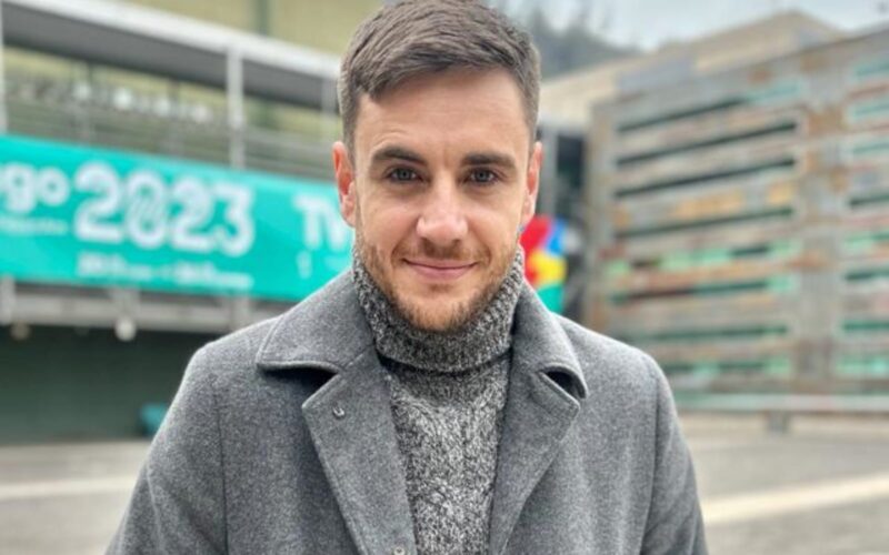 Primer plano a Gonzalo Fouillioux fuera del Centro de Entrenamiento Olímpico.