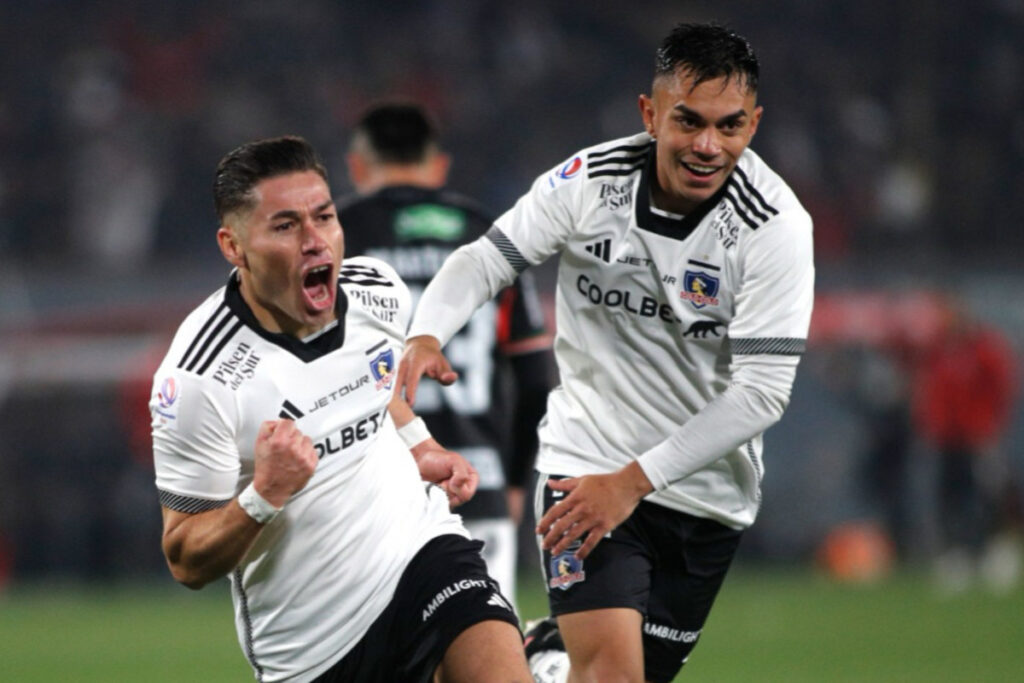 Oscar Opazo y Vicente Pizarro celebrando el gol frente a Palestino