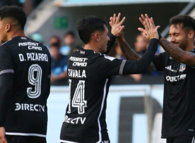 Jugadores de Colo-Colo en el partido frente a Deportes Iquique