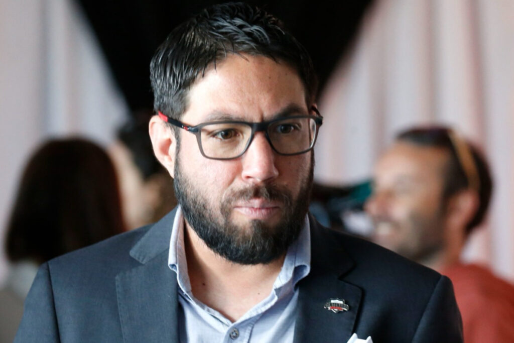 Primer plano al presidente del Club Social y Deportivo Colo-Colo, Matías Camacho