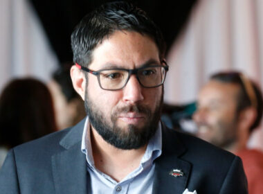 Primer plano al presidente del Club Social y Deportivo Colo-Colo, Matías Camacho