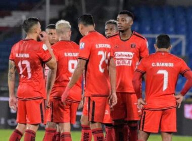 América de Cali celebrando un gol