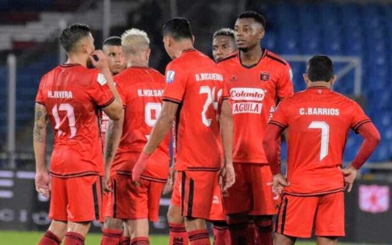 América de Cali celebrando un gol
