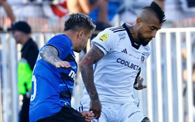 Arturo Vidal durante la Supercopa frente a Huachipato.