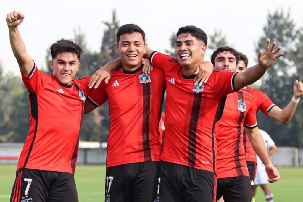 Colo-Colo Proyección celebrando un gol frente a Palestino