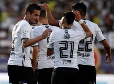 Jugadores de Colo-Colo celebrando un gol en la temporada 2018