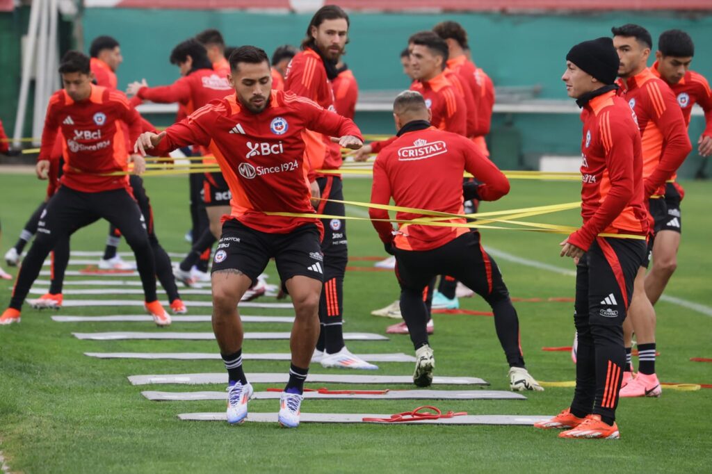 Entrenamiento de la Selección Chilena en Juan Pinto Durán.