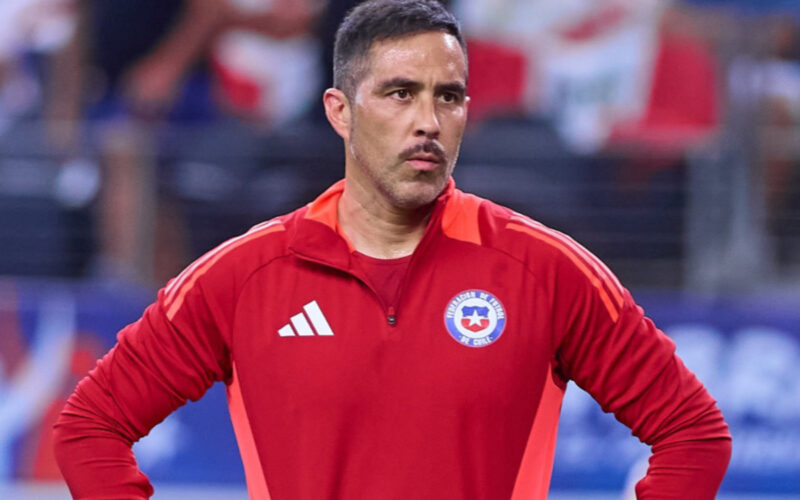 Primer plano al arquero de la Selección Chilena, Claudio Bravo