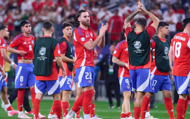 Jugadores de la Selección Chilena tras el duelo ante Perú