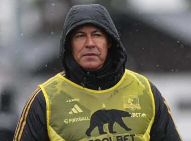 Jorge Almirón durante un entrenamiento de Colo-Colo.