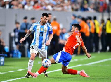 Lionel Messi y Gabriel Suazo en partido Selección Chilena y Argentina.