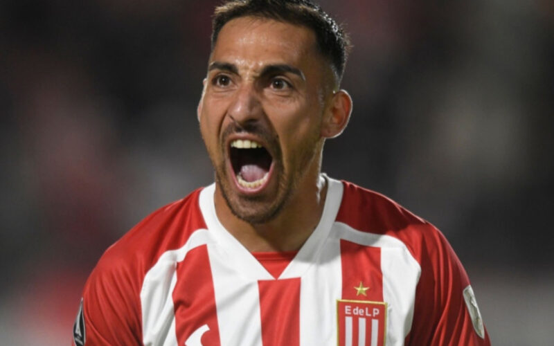 El delantero de Estudiantes de La Plata, Javier Correa, celebrando un gol