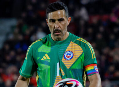 El arquero de la seleccion chilena Claudio Bravo durante el partido amistoso con Paraguay