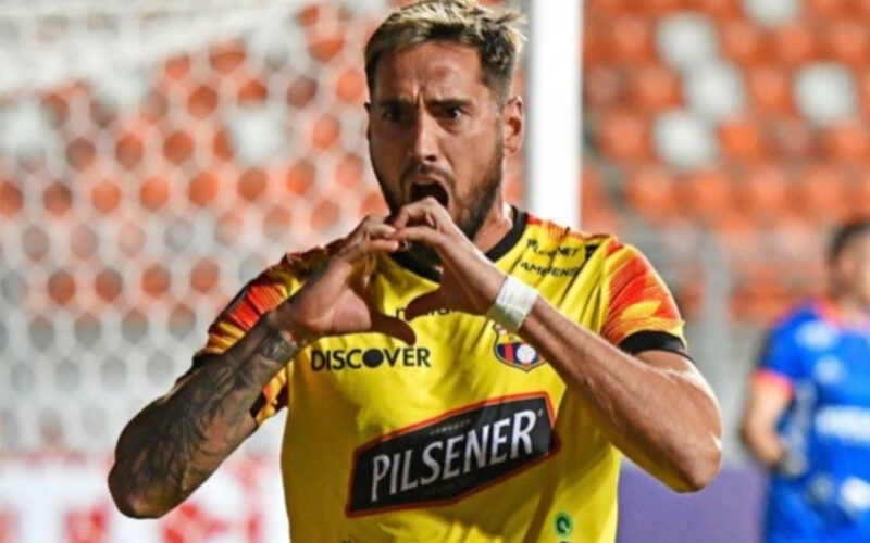 El jugador Francisco Fydriszewski celebrando un gol