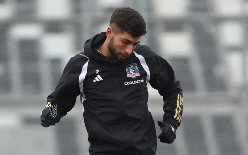 Jeyson Rojas durante un entrenamiento de Colo-Colo en el Estadio Monumental.