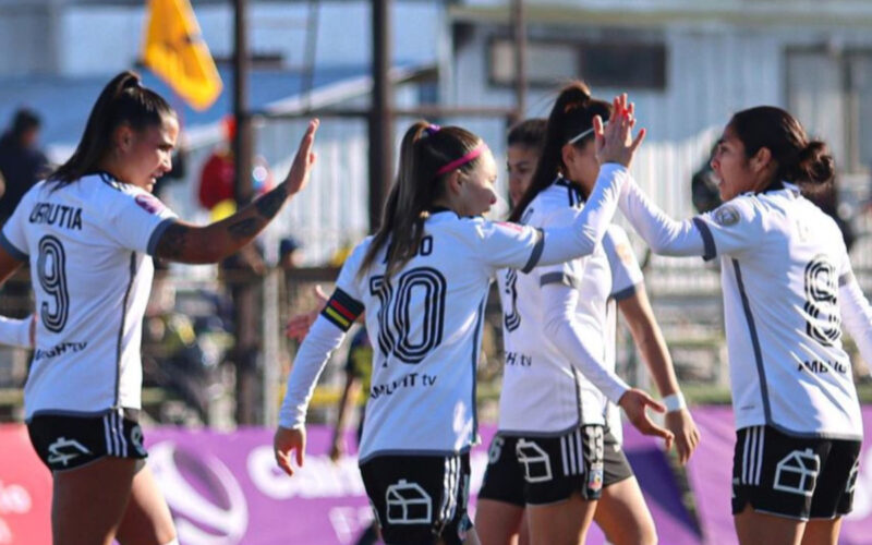 Jugadoras de Colo-Colo al primer tiempo del partido frente a Universidad de Concepción