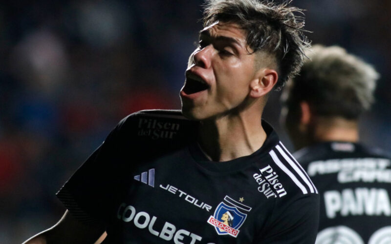 El jugador de Colo-Colo, Carlos Palacios durante el partido de cuartos de final de Copa Chile 2024
