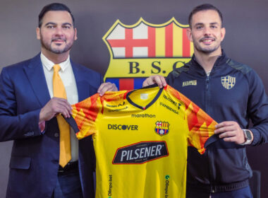Octavio Rivero en su presentación como refuerzo de Barcelona SC.