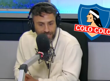 Primer plano de Jorge Valdivia junto al escudo de Colo-Colo.