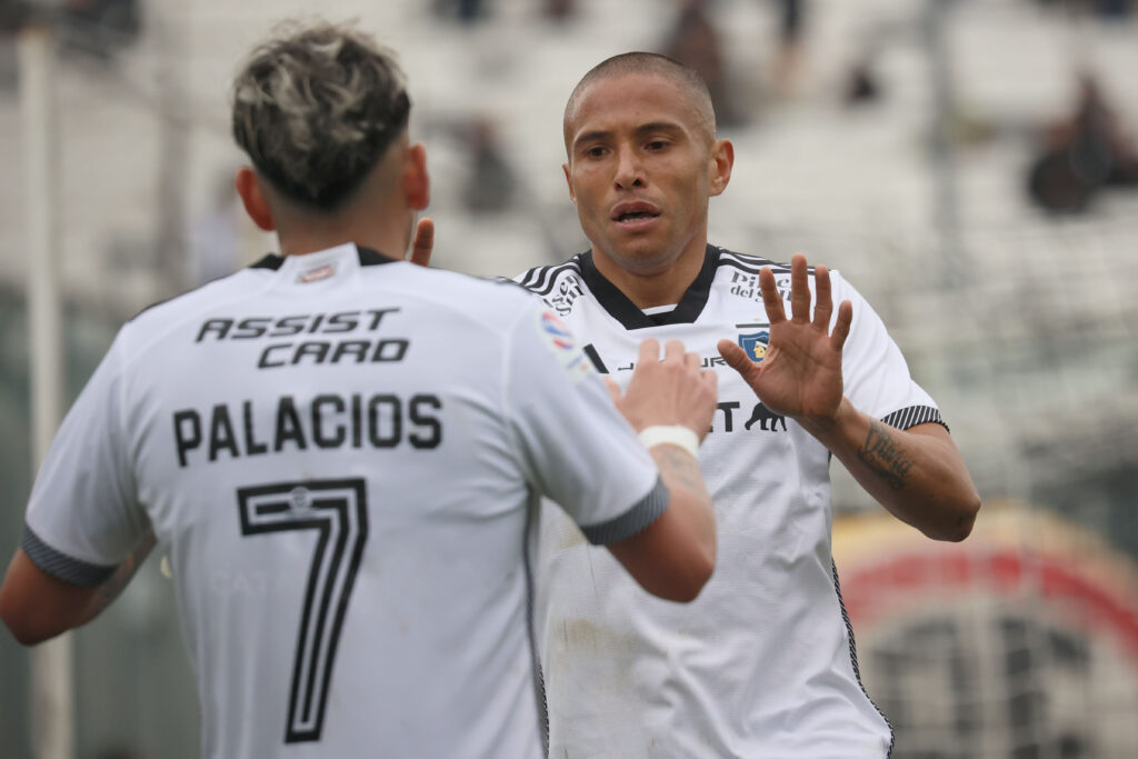 Futbol, Colegio Quillon vs Colo Colo. Octavos de final, Copa Chile 2024. El jugador de Colo Colo Leandro Benegas celebra su gol contra Colegio Quillon durante el partido de octavos de final de la Copa Chile realizado en el estadio Monumental de Santiago, Chile. Dragomir Yankovic/Photosport Football, Colegio Quillon vs Colo Colo. Round of 16, 2024 Copa Chile Championship. Colo ColoÕs player Leandro Benegas celebrates after scoring against Colegio Quillon during the round of sixteen match of the Copa Chile Championship in Monumental stadium, Santiago, Chile. Dragomir Yankovic/Photosport