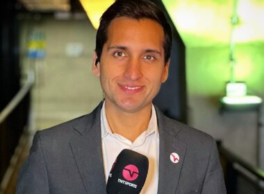 Primer plano al periodista de TNT Sports, Daniel Arrieta