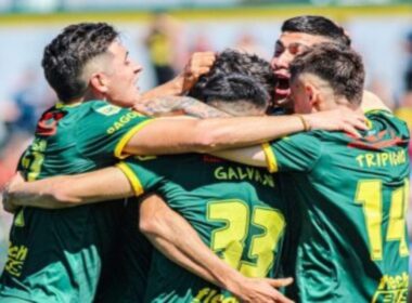 Jugadores de Defensa y Justicia celebrando un gol