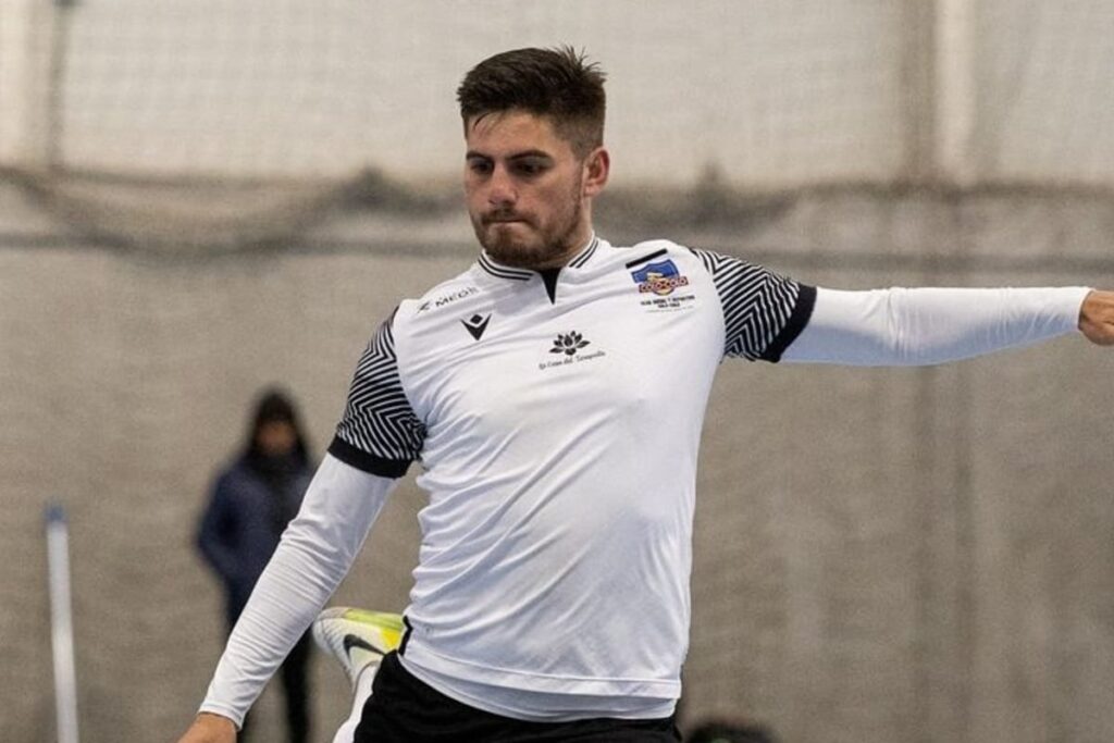 Francisco Soto con la camiseta de Colo-Colo futsal