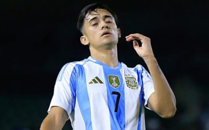 Pablo Solari con la Selección Chilena.