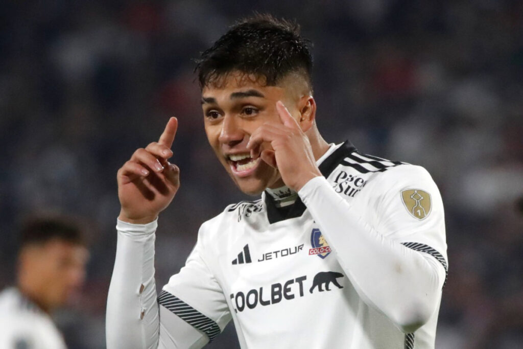 Primer plano al jugador de Colo-Colo, Damián Pizarro