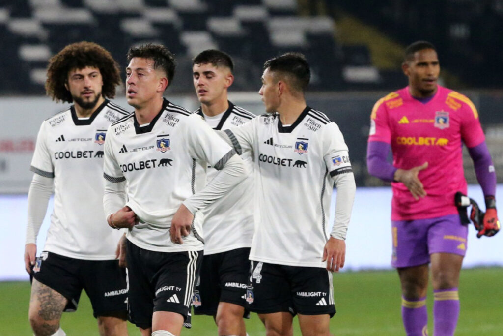 Jugadores de Colo-Colo en el partido amistoso frente a Universitario de Lima