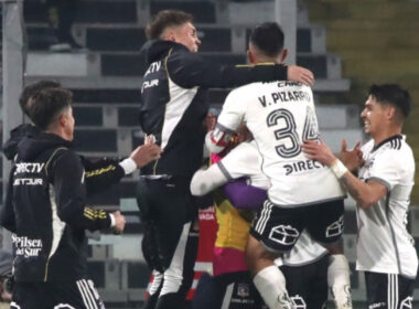 Jugadores de Colo-Colo celebrando un gol contra Ohiggins durante el partido de Copa Chile