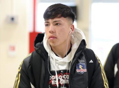 Leandro Hernández con indumentaria de Colo-Colo.