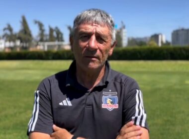Ariel Paolorossi con la camiseta de Colo-Colo.